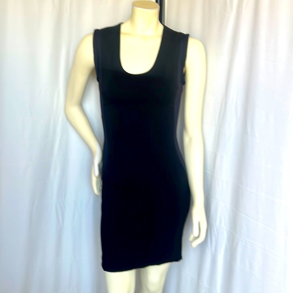 Diane von Furstenberg - Navy & Black Ribbed Sheath Dress